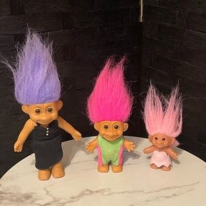 Vintage TROLL DOLLS Lot of 3 Russ brown Eyes, purple/pink hair all diff sizes